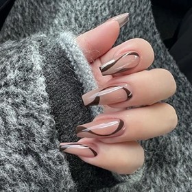 Faux ongles élégants et beaux pour les femmes - Peuvent également avoir des ongles parfaits pour les femmes et les filles à l