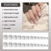 Lot de 24 faux ongles courts carrés à coller avec outils de manucure pour femmes et filles, couverture complète, blanc dégrad