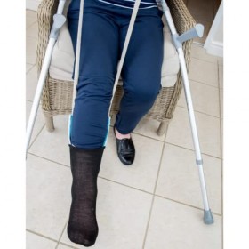 Enfile-chaussettes en tissu éponge/nylon avec longues bandes dattache pour bas et chaussettes