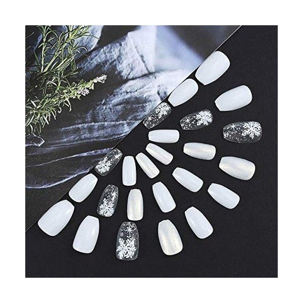 Brishow Cercueil Faux Ongles Blanc Court Faux Ongles Neige Glitter Décorations De Noël Appuyez sur les Ongles Ballerine Bâton