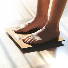 Relaxdays Pèse Personne Digital, Balance numérique, on-Off Auto, Bambou, Max. 180 kilogrammes, HxLxP 3x28x28 cm, Nature