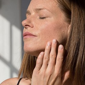 COCUNAT | Crème visage anti-âge | Premiers signes de l’âge | Régénère et nourrit | À base de karité, de calendula, de soja, d