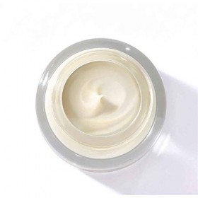 Lisa Armstrong Avon All About The Base Crème hydratante