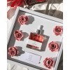 ARIADNE ATHENS Wild Roses Bouquet Limited Edition 1. Huile pour visage de rose sauvage 50 ml 2. 6 roses fraîches et préservée