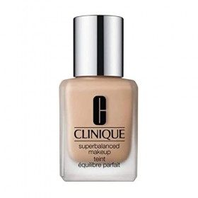 Clinique Even Better Glow Fond de teint révélateur déclat SPF15 WN 122 Clove 30ml