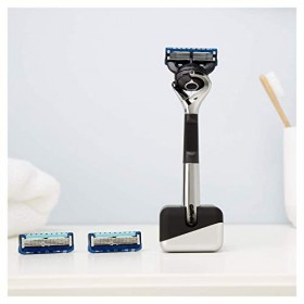 Gillette Fusion5 Proglide Kit Rasage Homme Limited Edition, Pack de 1 Rasoir + 2 Recharges Lames + Support Rasoir [OFFICIEL]