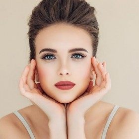 T. LeClerc - Rouge à Lèvres Satin - Teinte 56 Suggestif - Vegan - Testé Sous Contrôle Dermatologique