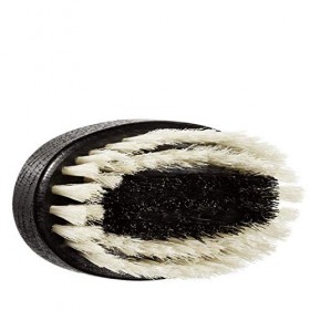 OAK BEARD BRUSH SOFT I Brosse à barbe 92x51mm : met en forme les barbes courtes à l’aide de poils souples qui protègent la p