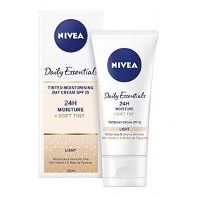 3&nbsp;x Nivea® Daily Essentials Tinted Moisturising Day Cream Natural SPF 8&nbsp;50&nbsp;ml Crème Jour et Nuit
