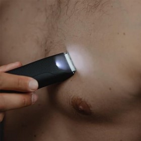 Tondeuse Intime Homme - Tondeuse Corps, Pour le Corps et la Zone Pubienne, Résistant à leau, Technologie SafeShave, Batterie