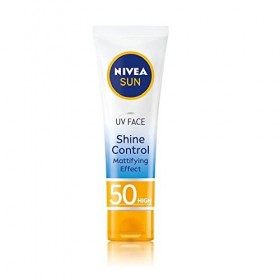 NIVEA UV Face Shine Control SPF50 50 ml , crème solaire pour le visage, crème hydratante avec SPF50 pour un usage quotidien,