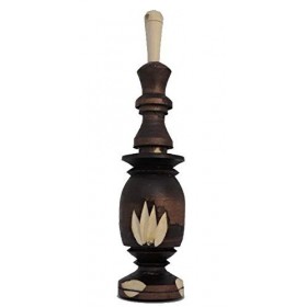 Applicateur de Khol traditionnel en bois rempli de Kohl.