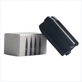 Eye Liner Soutien au crayon à sourcils 4-en-1 Ensemble daffûtage de maquillage for les yeux avec lame for les crayons à sour