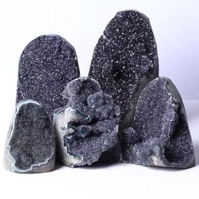 GONCAY Gros Quartz Naturel Violet Améthyste Forme Libre for Cadeaux Spirituels 1PC 450g-600g Grappes Non spécifiées Color 