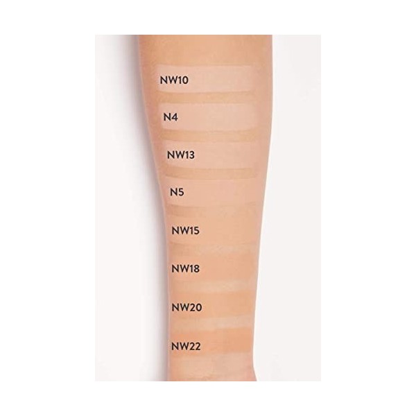 MAC studio Fix Fluid Foundation SPF15 NW22