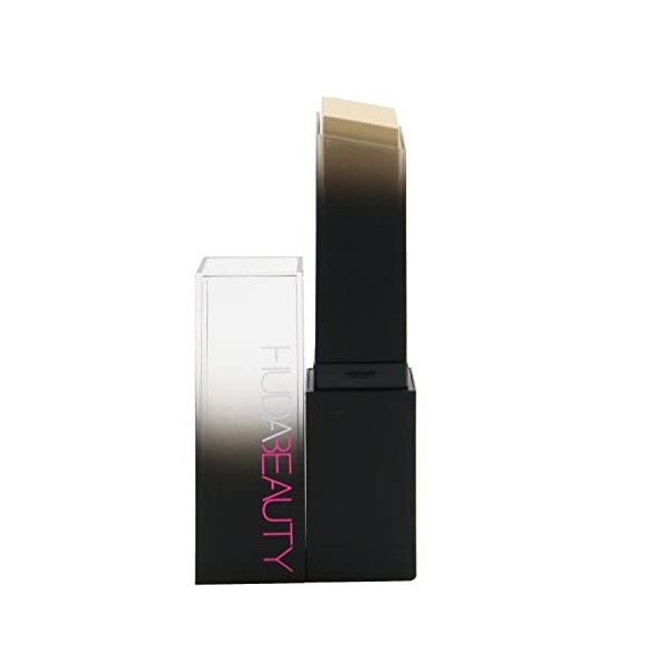 Huda Beauty FauxFilter Skin Finish Buildable Coverage Foundation Stick noix de cajou 140 - Doré 