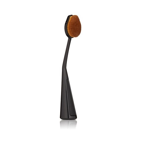 Cailyn Cosmetics O Wow Makeup Brush by Cailyn