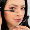 Farmasi Make-up, Mascara Full Blast, Mascara pour Cils Volumineux est étiré qui maintient le frisage 10 ml, 0,33 fl.oz