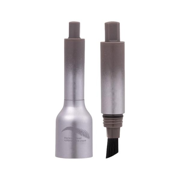 La perfection des sourcils obtenue avec un pinceau biseauté et un maquillage liquide mat pour des sourcils élégants