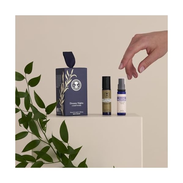 Neals Yard Remedies Dreamy Nights A Sleep Ritual, coffret cadeau avec vaporisateur doreiller et huile essentielle à bille i