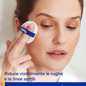 NIVEA Q10plus Radiance BB Coussin 3 en 1 avec SPF15, Teinte : Légère, 15 ml , Formule anti-âge, Coussin infusé à la BB crème