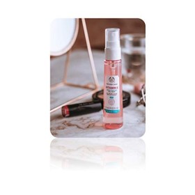 The Body Shop Brume de gel rafraîchissant pour la peau à la vitamine E.