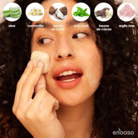 Nettoyant visage Enooso Gommage exfoliant solide à laloès et aux pétales de camomille artisanale 100% naturel et végétalien 