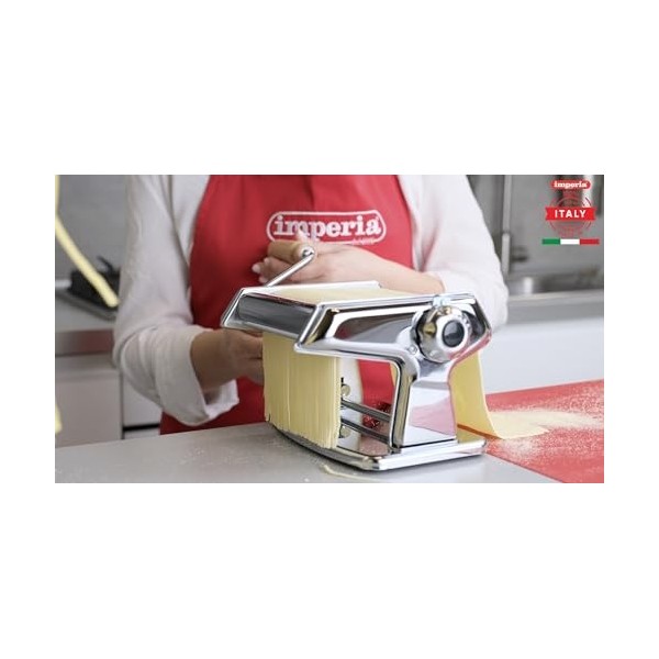 Imperia Titania. Machine à pâtes avec coupes intégrées. Fabriqué en Italie. Machine à pâtes fraîches en acier. Laminoir manue