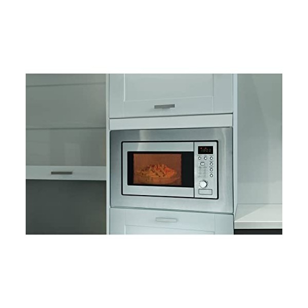 Bomann MWG 2215 EB Four à micro-ondes encastrable avec gril / 20 litres / 5 niveaux de puissance micro-ondes / 1 niveau gril 