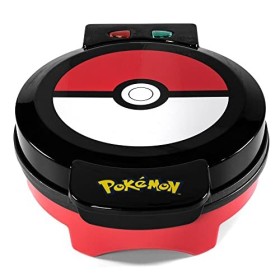 Uncanny Brands - Pokemon Pokeball Machine pour créer votre gaufre avec limpression Poke Ball - Prise européenne - Type C WM