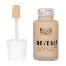 MUA Makeup Academy Pro/Base Fond de teint mat longue tenue couvrance complète, teinte 150, 30 ml – Végétalien et sans cruaut