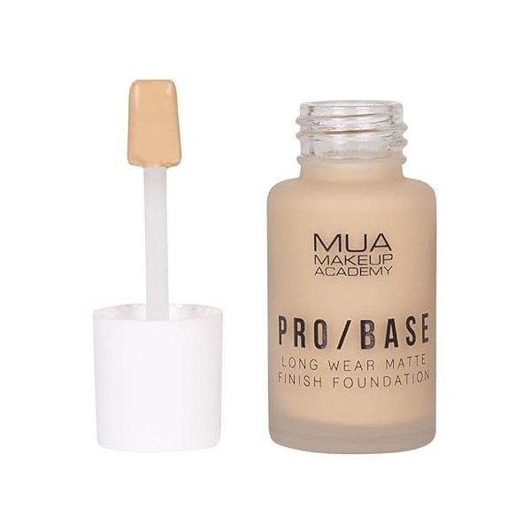MUA Makeup Academy Pro/Base Fond de teint mat longue tenue couvrance complète, teinte 150, 30 ml – Végétalien et sans cruaut