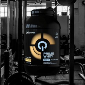 QNT Prime Whey cookie cream, 84% de Whey Protéine, contient de l’isolat de whey, aide à augmenter le volume et la force des m
