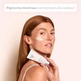 Sensitive Crème Anti-Rougeurs Yonka 50ml - Effet CC Crème - Pigments Verts pour Correction du Teint - Apaise et Soulage - Pea