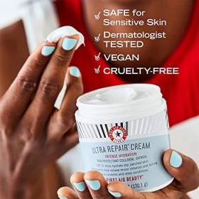 First Aid Beauty Bundle: Ultra Repair Cream Intense Hydration Moisturiser – 170 g – and Pure Skin Face Cleanser – 142 g