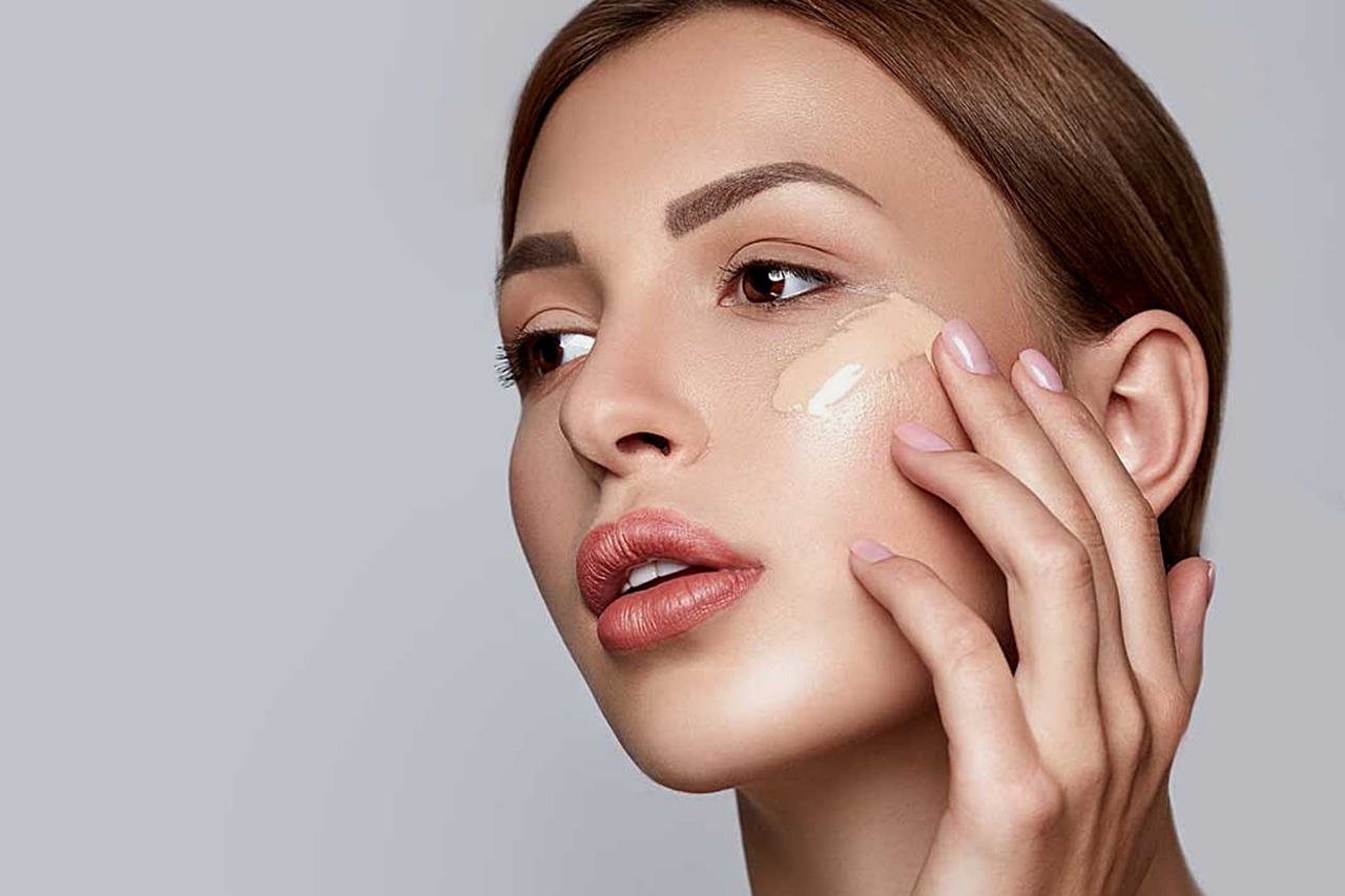 Cuidado de la piel con maquillaje orgánico