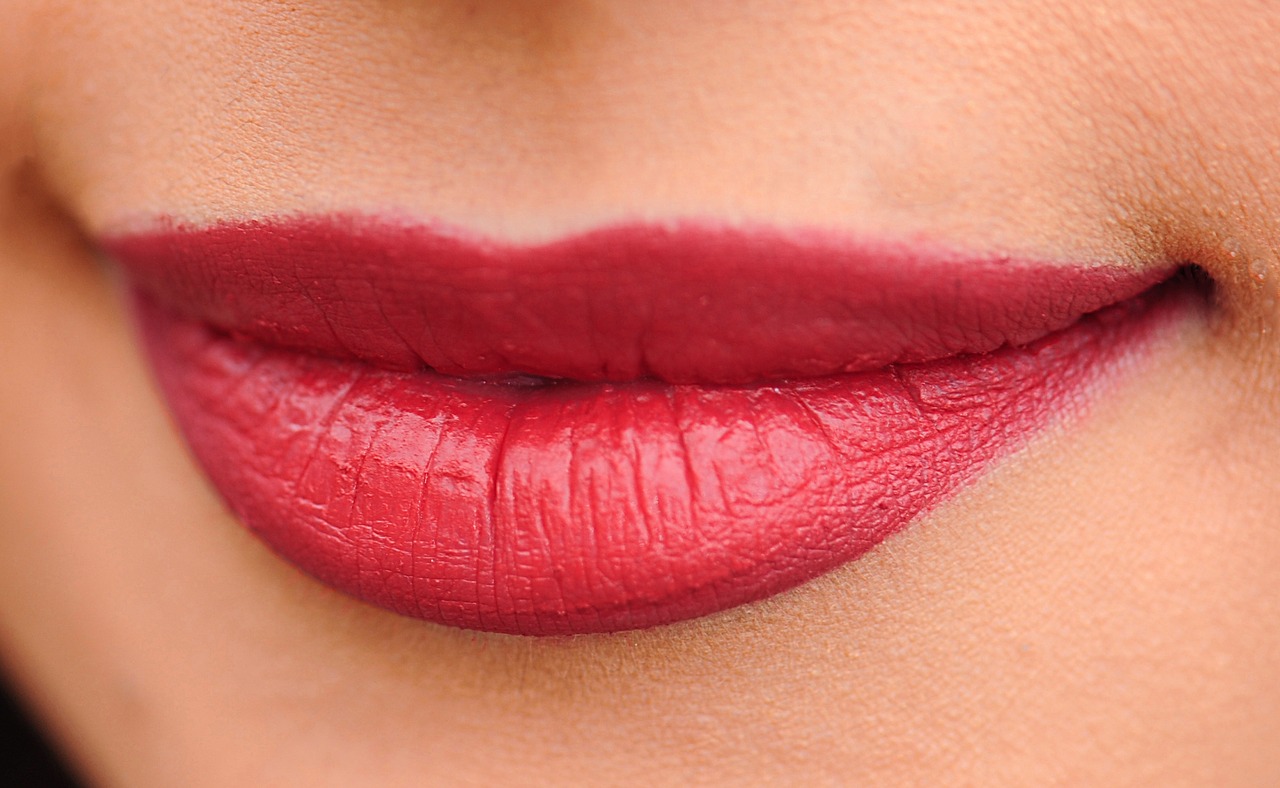 Bright Red to Enhance Lips