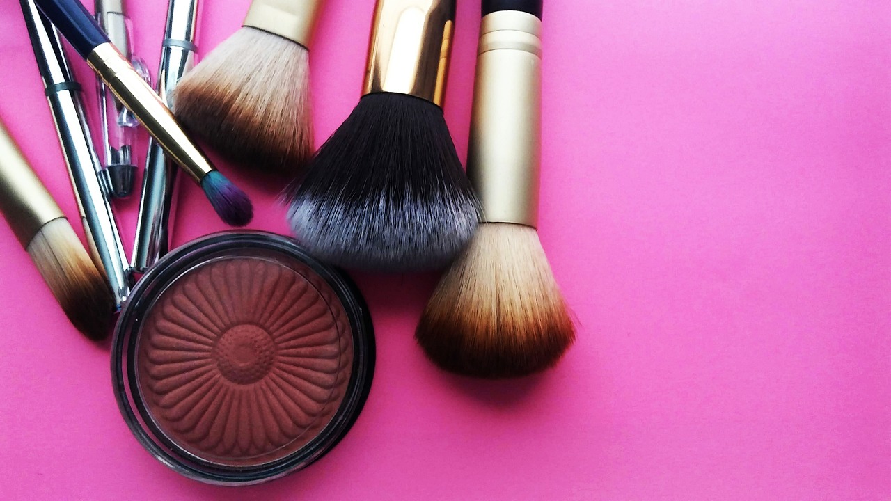 The right tools and the right blush to conceal imperfections