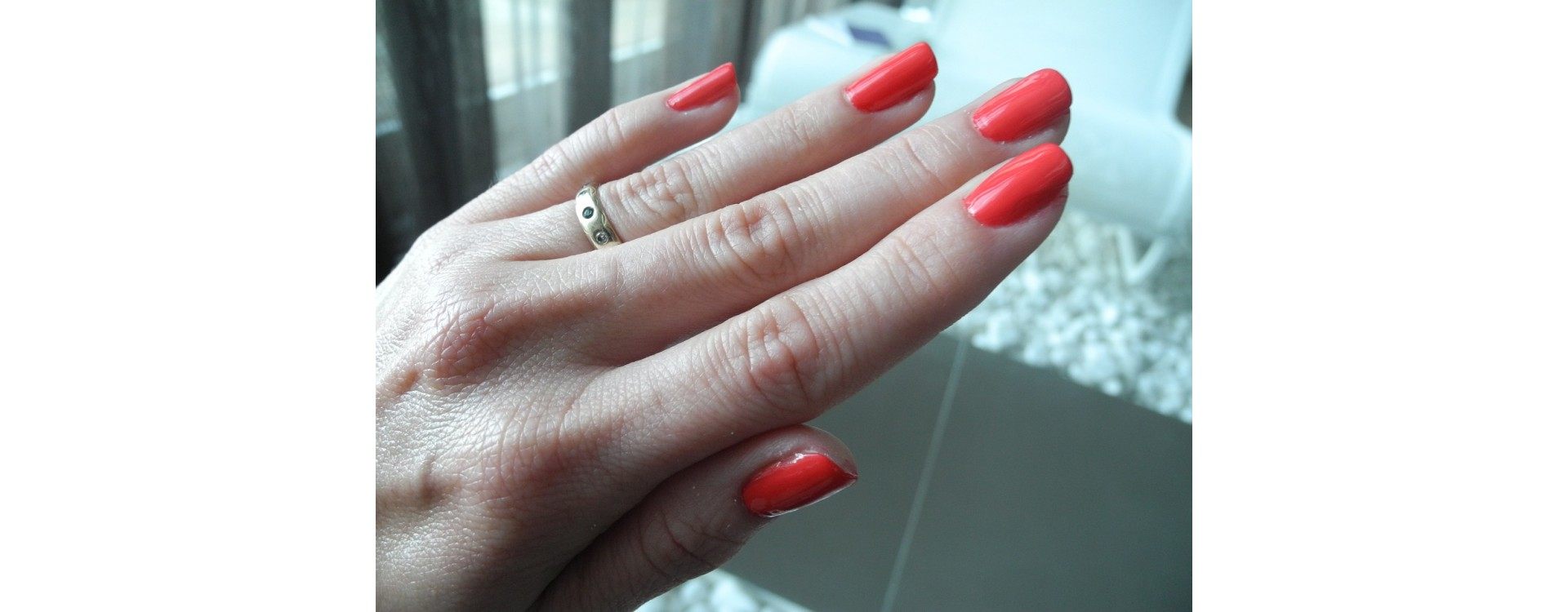 ¿ Cómo elegir el tono de esmalte de uñas perfecto para cada ocasión ?