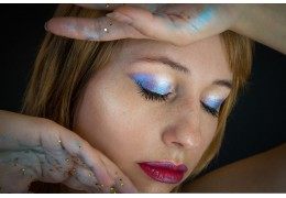 Eenvoudige make-upideeën met oogschaduw