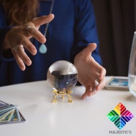 Boule de Cristal Voyance 8 cm & Son Support en Métal + Boîte – Parfaite pour Cristallomancie, Divination, Medium [Garantie A 