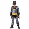 Rubies Costume Batman Metallic Core Deluxe pour enfants, Jumpsuit imprimé avec poitrine musclée, cape et masque, Officiel DC 