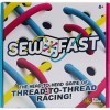 Fat Brain Toys Sew Fast Thread Racing Jeu de course à partir de 8 ans 1 à 2 joueurs