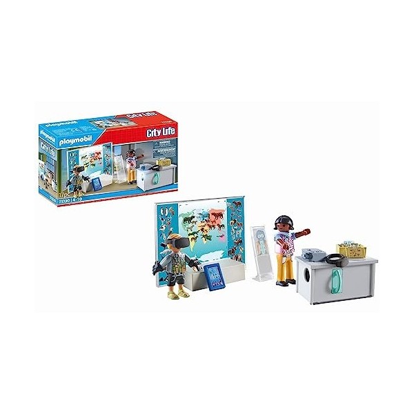 Playmobil City Life 71330 Classe avec réalité augmentée, avec Un projecteur, Deux Personnages, des Accessoires et des Casques