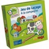 HABA 5895 - Mon premier univers de jeu - La ferme - Jeu denfilage HABA à la ferme avec 10 figurines de laçage en bois et 4 m