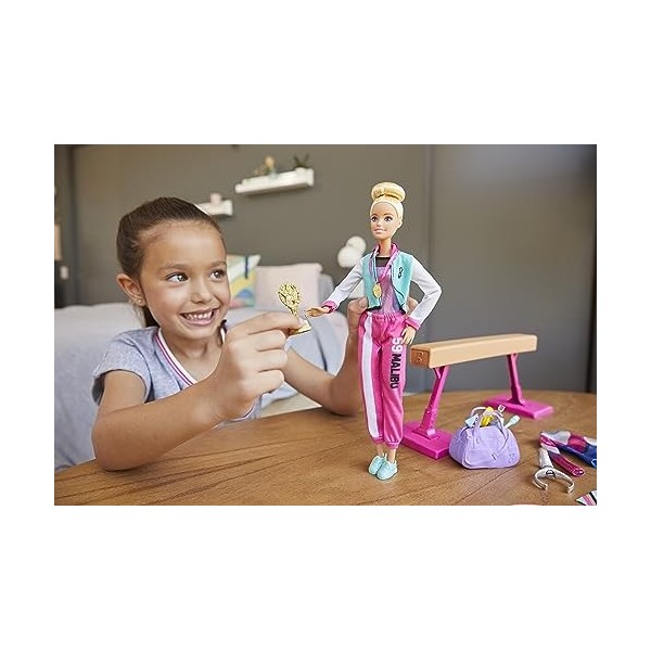 Barbie Métiers coffret poupée Gymnaste blonde en justaucorps avec poutre et accessoires, jouet pour enfant, GJM72