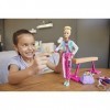 Barbie Métiers coffret poupée Gymnaste blonde en justaucorps avec poutre et accessoires, jouet pour enfant, GJM72