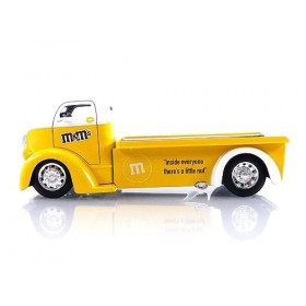 Jada Toys - for COE Flatbed Truck with M&Ms Yellow Figure - 1947-1/24