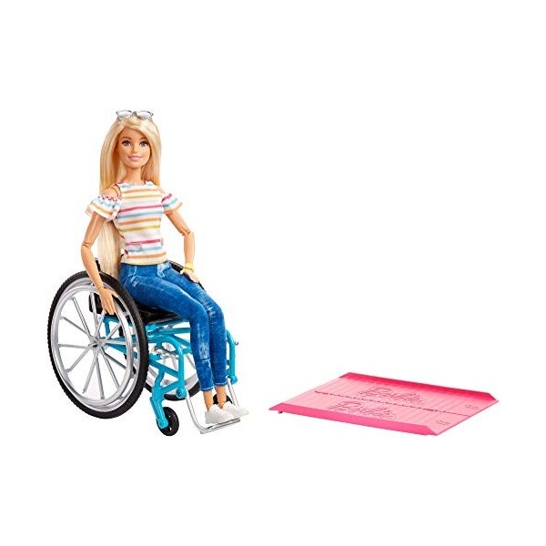 Barbie Fashionistas poupée mannequin 132 blonde en fauteuil roulant, avec haut rayé, jeans et baskets blanches, jouet pour e