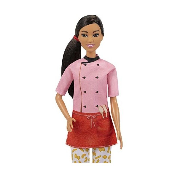 Barbie Métiers poupée Cheffe Brune avec Veste Rose, Pantalon à imprimé pâtes, Toque et 2 Accessoires, Jouet pour Enfant, GTW3